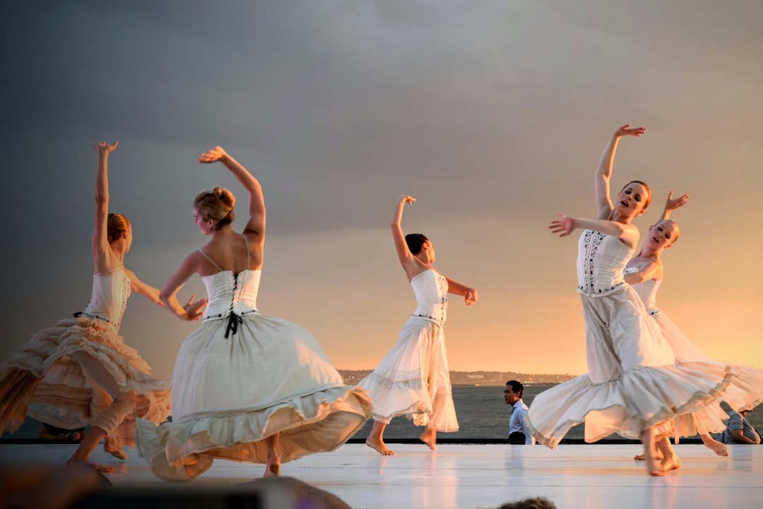 Photo Cum să-ți Găsești Pasul în Lumea Dansului Clasic: Sfaturi pentru Tinerii Dansatori de Balet