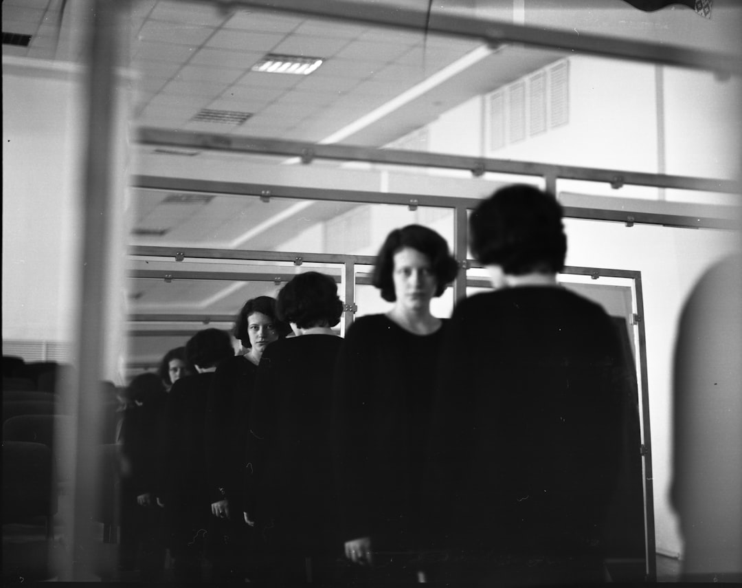 Photo self-discovery