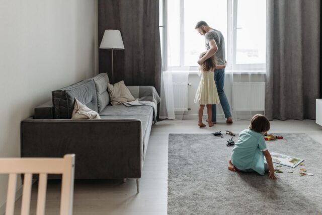 Cum uzi corect plantele de apartament fără să le îneci